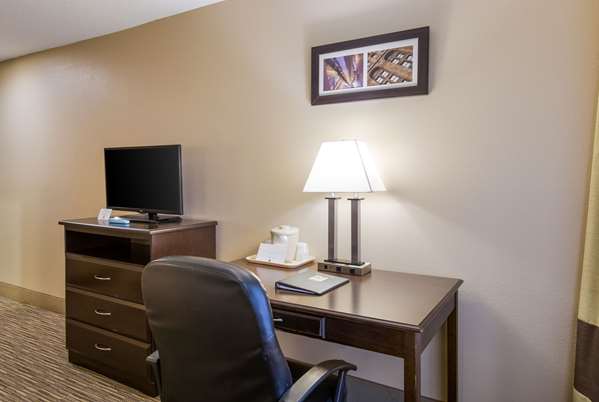  - Quality Inn Kansas Speedway Kansas City - I-70, Exit 414
