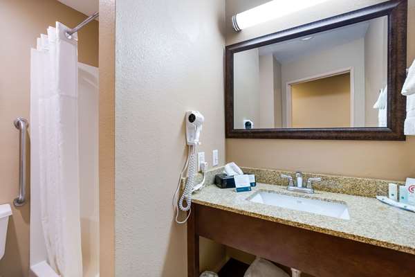  - Quality Inn Kansas Speedway Kansas City - I-70, Exit 414