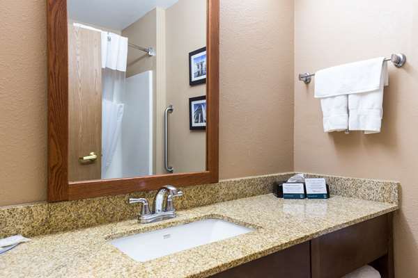  - Quality Inn Kansas Speedway Kansas City - I-70, Exit 414
