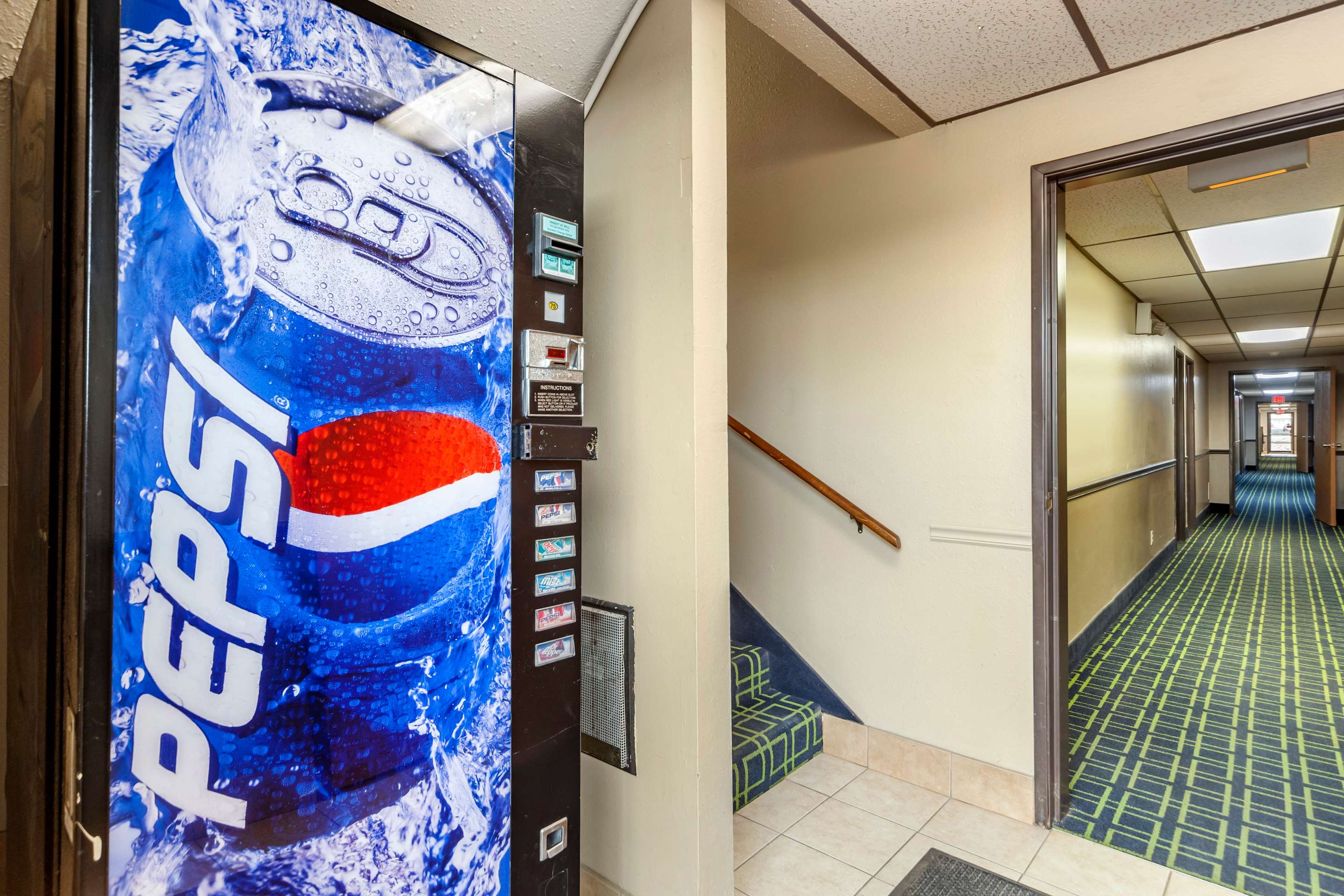 Hotel vending area | Econo Lodge Hays I-70