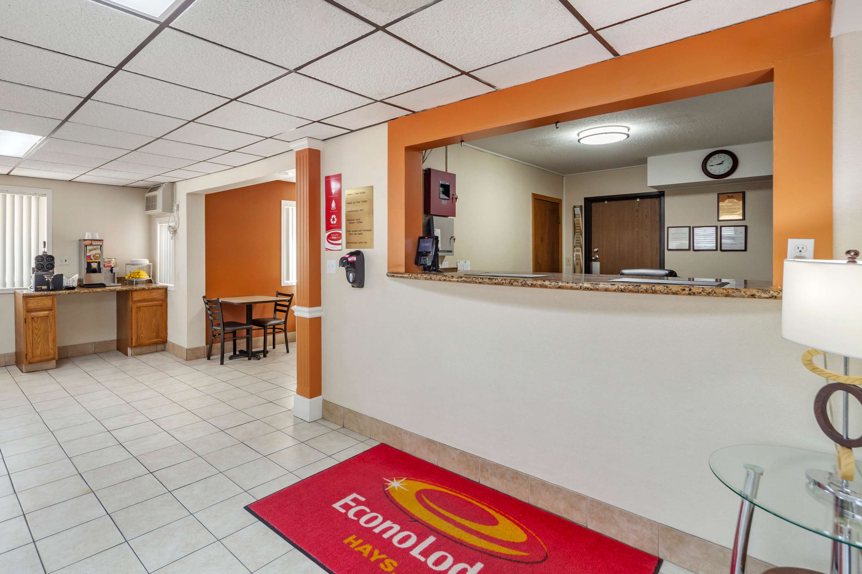 Front desk | Econo Lodge Hays I-70