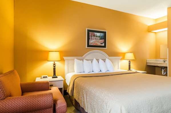  - Quality Inn Manhattan