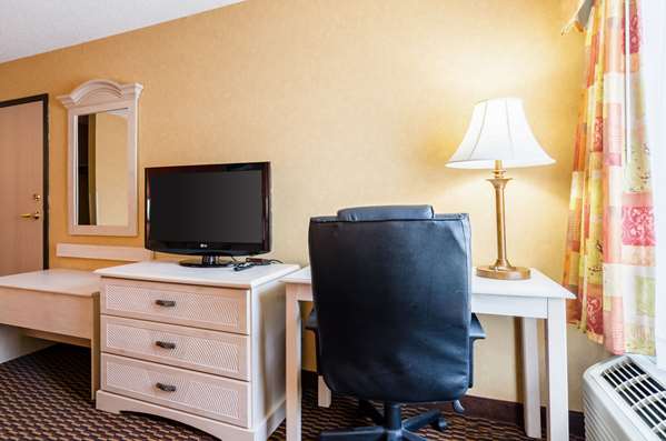  - Quality Inn Manhattan