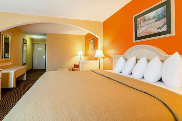 Suite - Quality Inn Manhattan