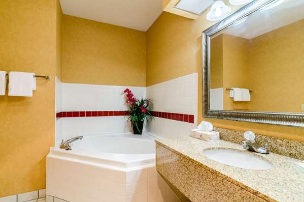 Suite - Quality Inn Manhattan