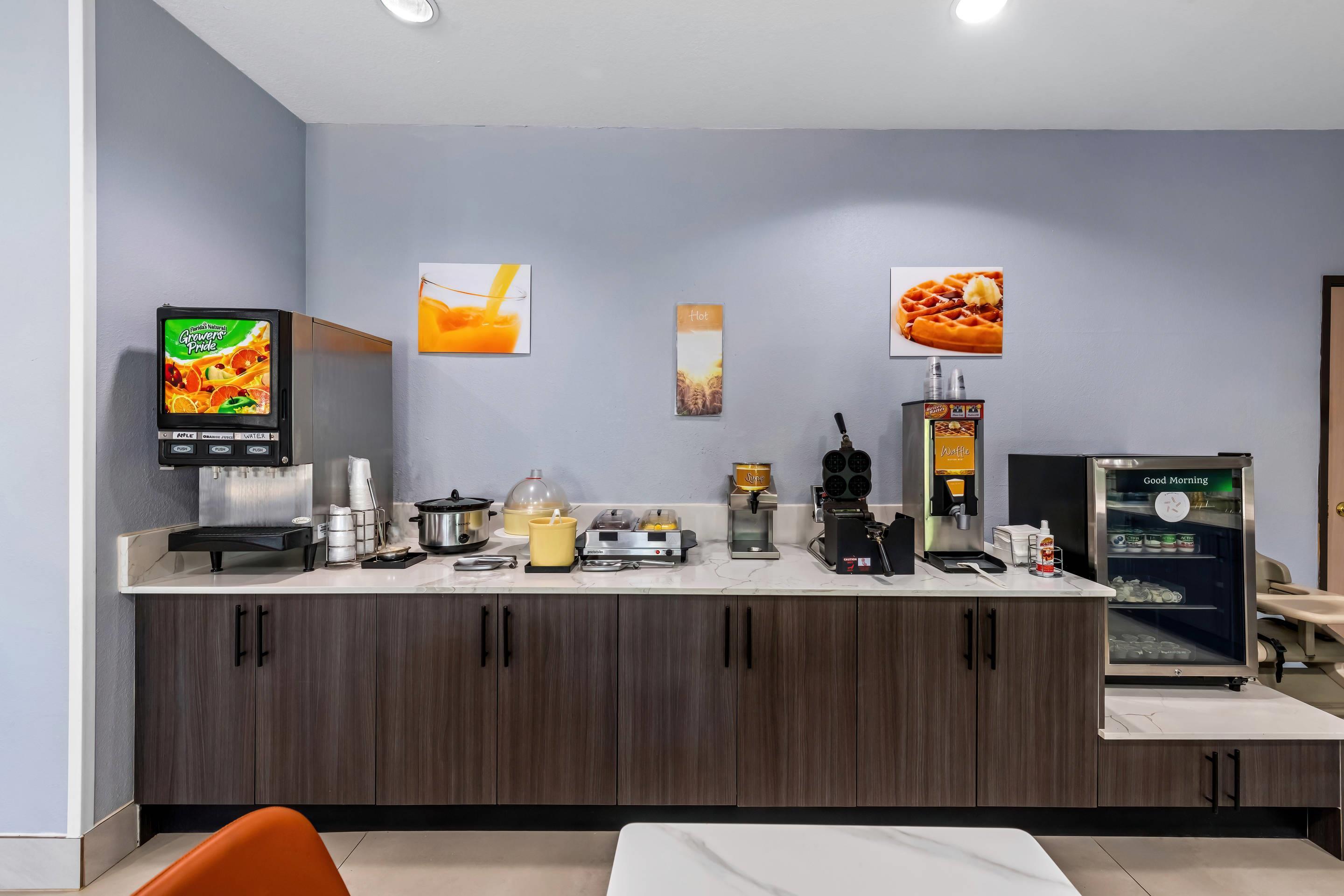 Breakfast area | Quality Inn & Suites