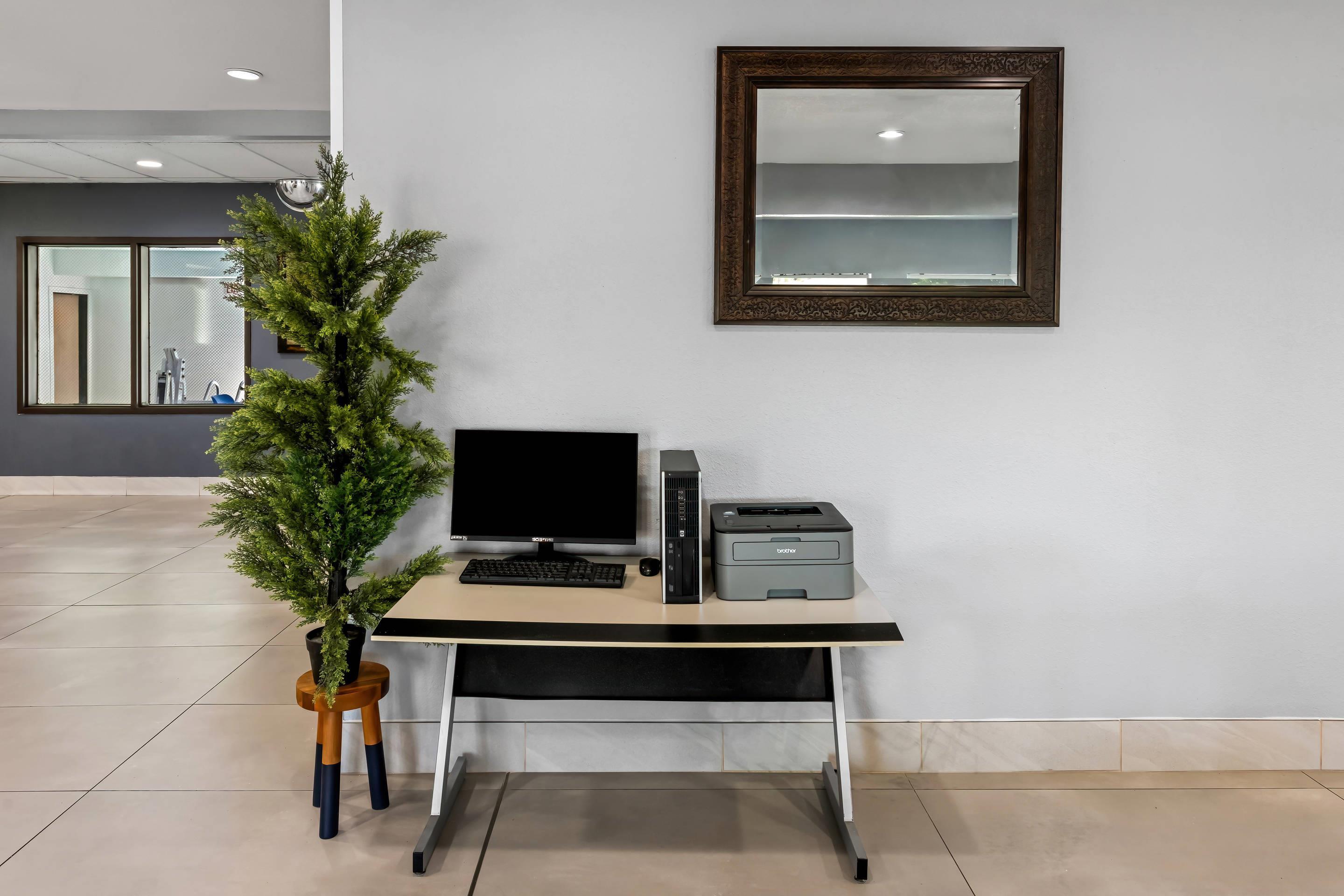 Business center | Quality Inn & Suites