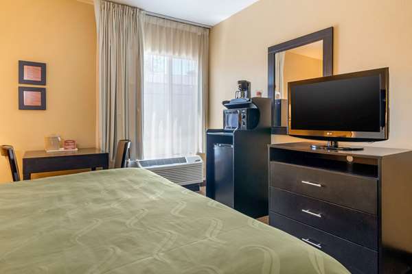  - Quality Inn Lenexa - I-35, Exit 224
