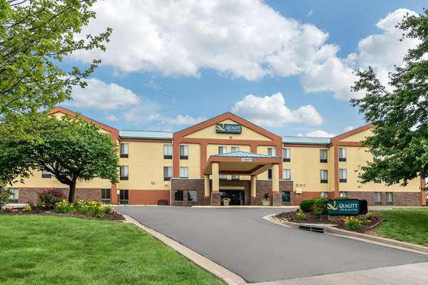 Exterior view - Quality Inn Lenexa - I-35, Exit 224