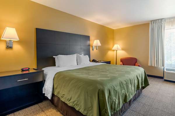  - Quality Inn Lenexa - I-35, Exit 224