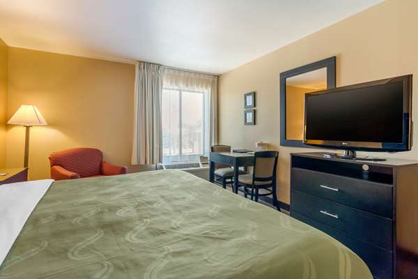 - Quality Inn Lenexa - I-35, Exit 224