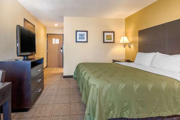  - Quality Inn Lenexa - I-35, Exit 224