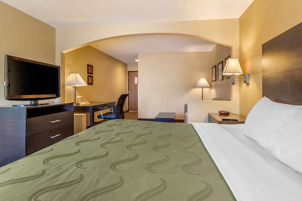 Suite - Quality Inn Lenexa - I-35, Exit 224