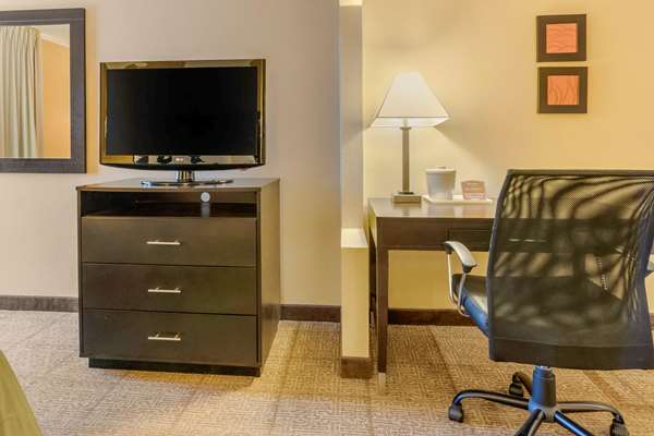 Suite - Quality Inn Lenexa - I-35, Exit 224
