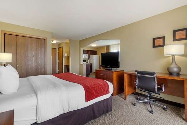 Suite - Comfort Inn & Suites Pittsburg