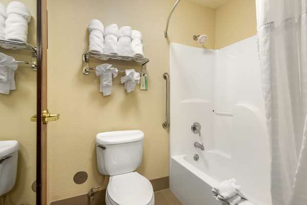 Suite - Comfort Inn & Suites Pittsburg