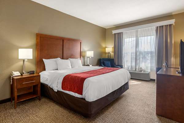 Suite - Comfort Inn & Suites Pittsburg
