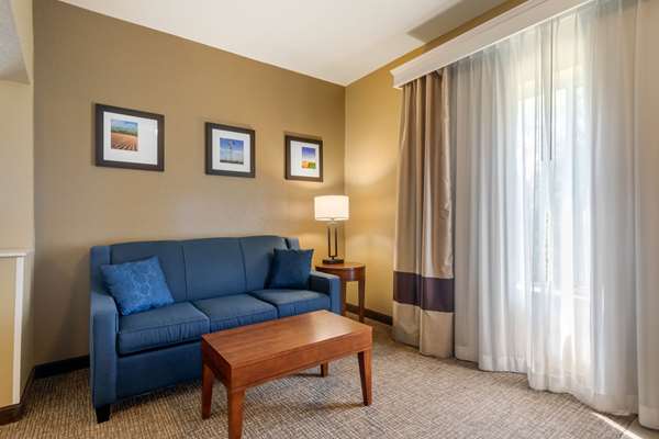 Suite - Comfort Inn & Suites Pittsburg