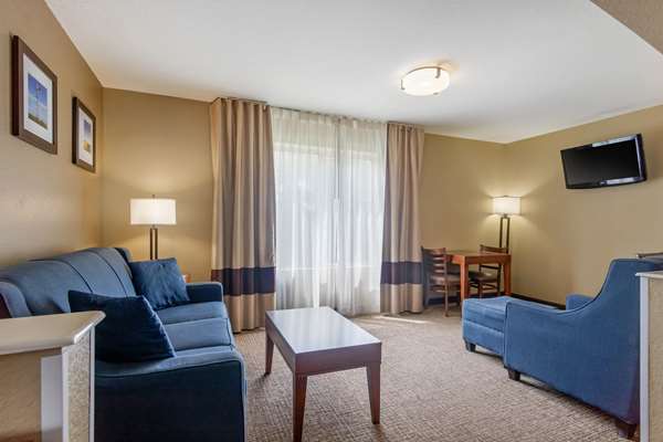 Suite - Comfort Inn & Suites Pittsburg