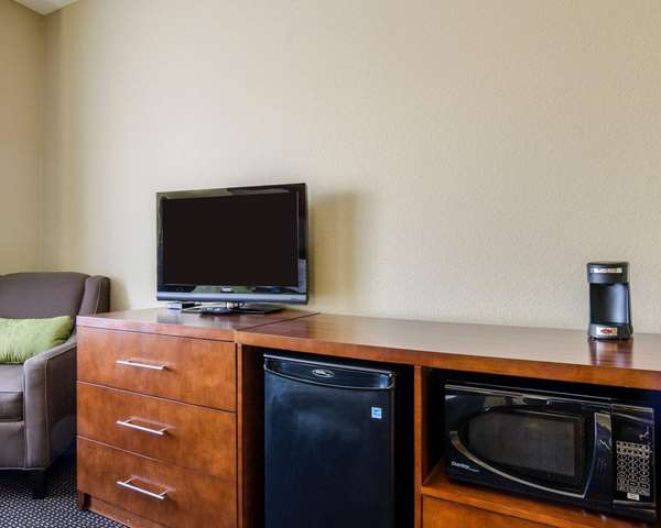 Suite - Comfort Inn Garden City