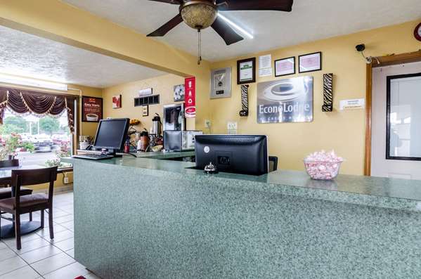  - Econo Lodge Winfield
