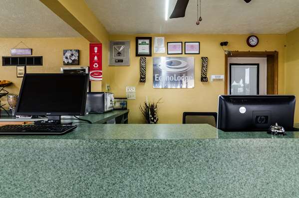  - Econo Lodge Winfield