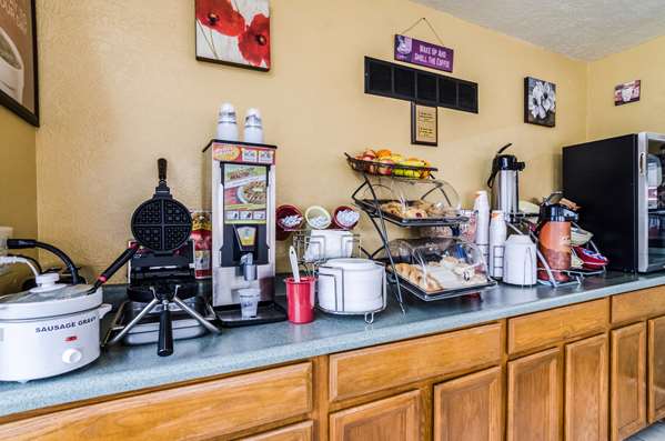 Amenities - Econo Lodge Winfield