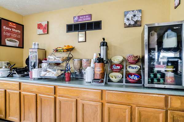 Amenities - Econo Lodge Winfield