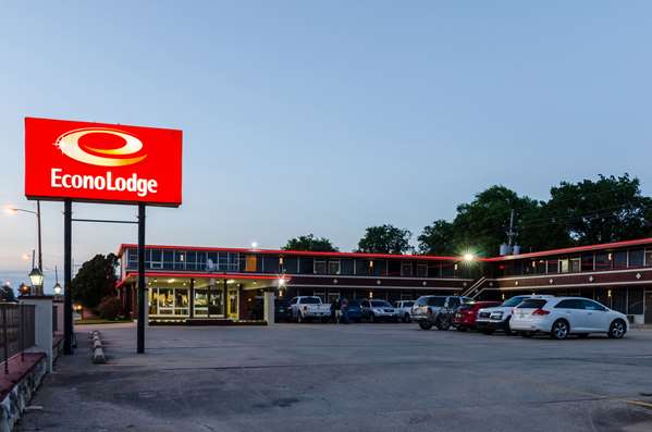  - Econo Lodge Winfield