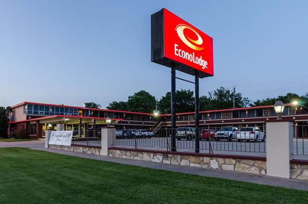  - Econo Lodge Winfield