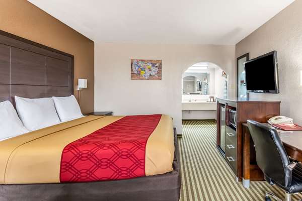  - Econo Lodge Winfield