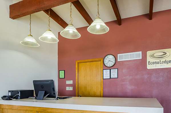  - Econo Lodge WaKeeney