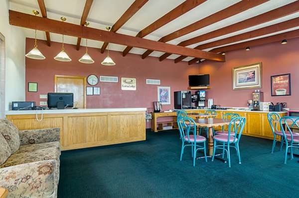  - Econo Lodge WaKeeney