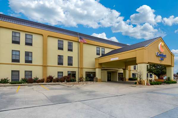 Exterior view - Comfort Inn Ottawa - I-35, Exit 183