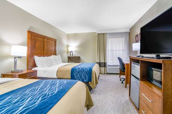  - Comfort Inn Ottawa - I-35, Exit 183