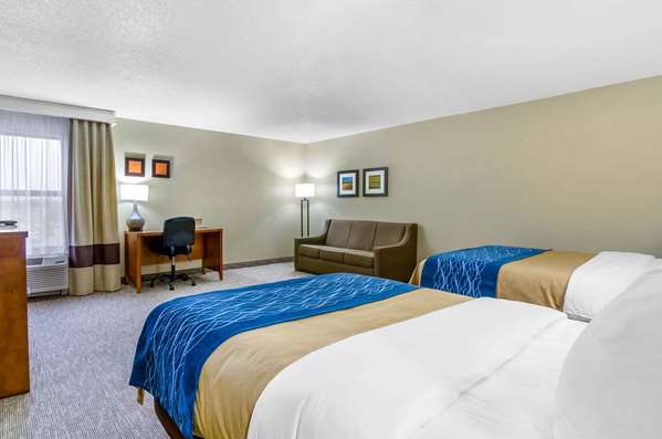  - Comfort Inn Ottawa - I-35, Exit 183