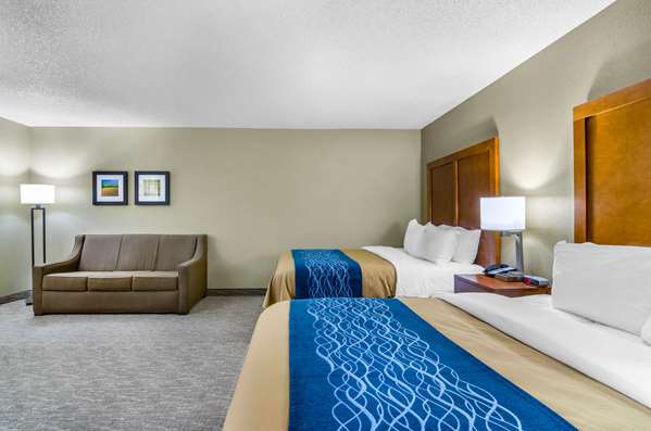  - Comfort Inn Ottawa - I-35, Exit 183