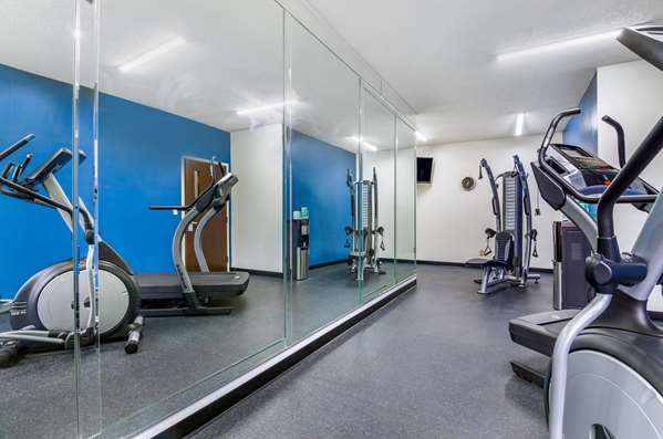 Fitness/ Exercise Room - Comfort Inn Ottawa - I-35, Exit 183