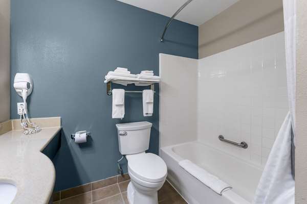 - Sleep Inn & Suites Hays - I-70, Exit 159