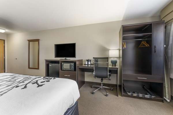  - Sleep Inn & Suites Hays - I-70, Exit 159