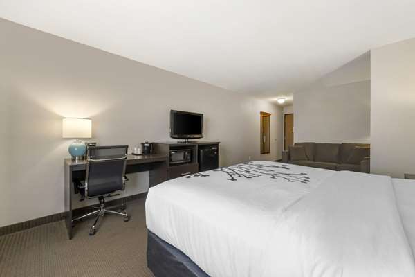 Suite - Sleep Inn & Suites Hays - I-70, Exit 159