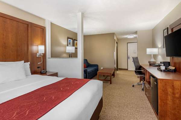 Suite - Comfort Suites Kansas City - I-435, Exit 15