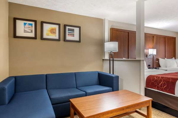 Suite - Comfort Suites Kansas City - I-435, Exit 15