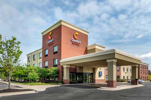 Exterior view - Comfort Suites Kansas City - I-435, Exit 15
