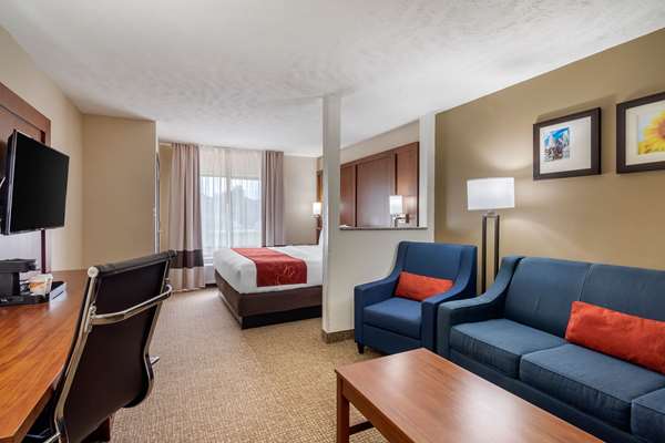 Suite - Comfort Suites Kansas City - I-435, Exit 15