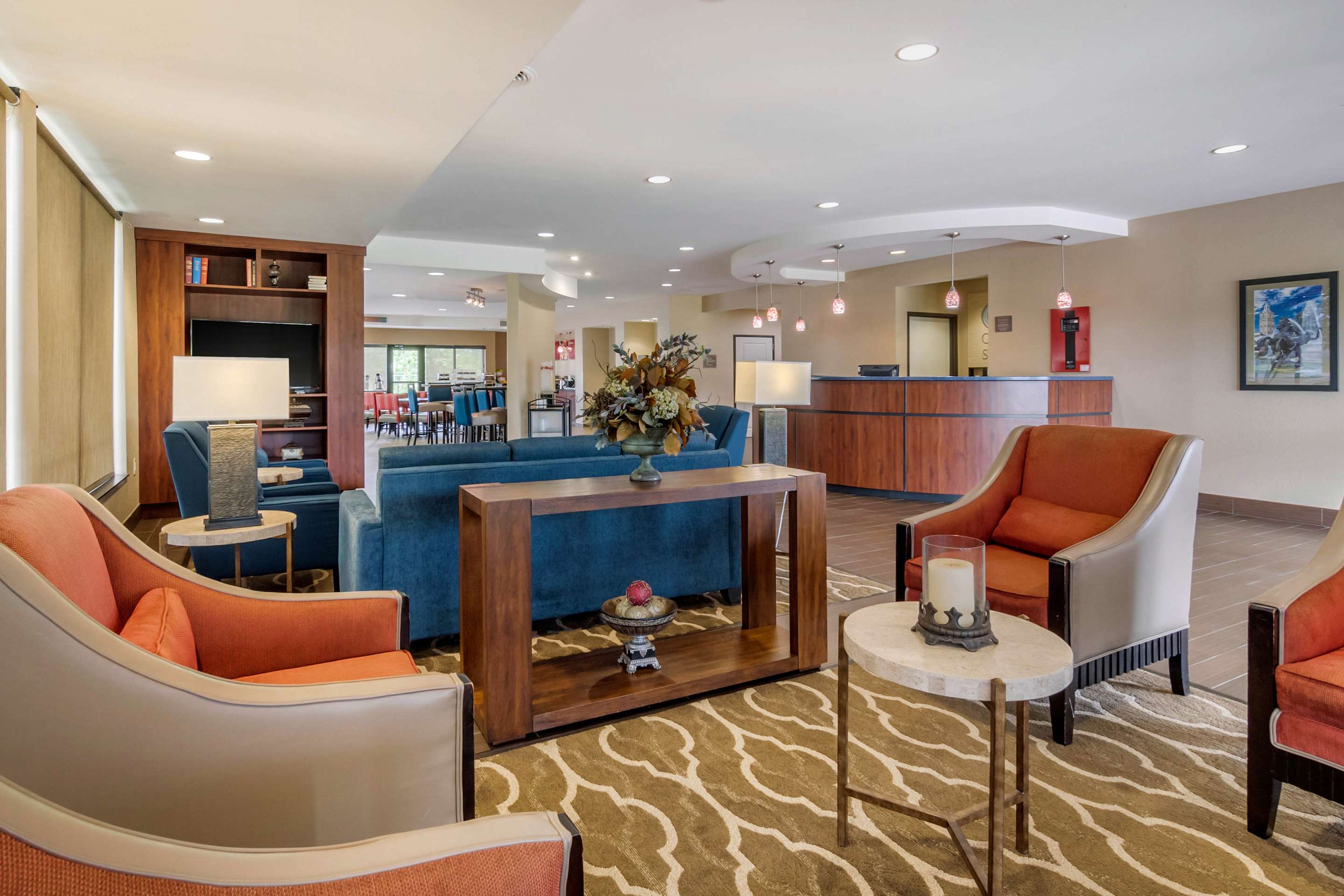 Hotel lobby | Comfort Suites Speedway - Kansas City