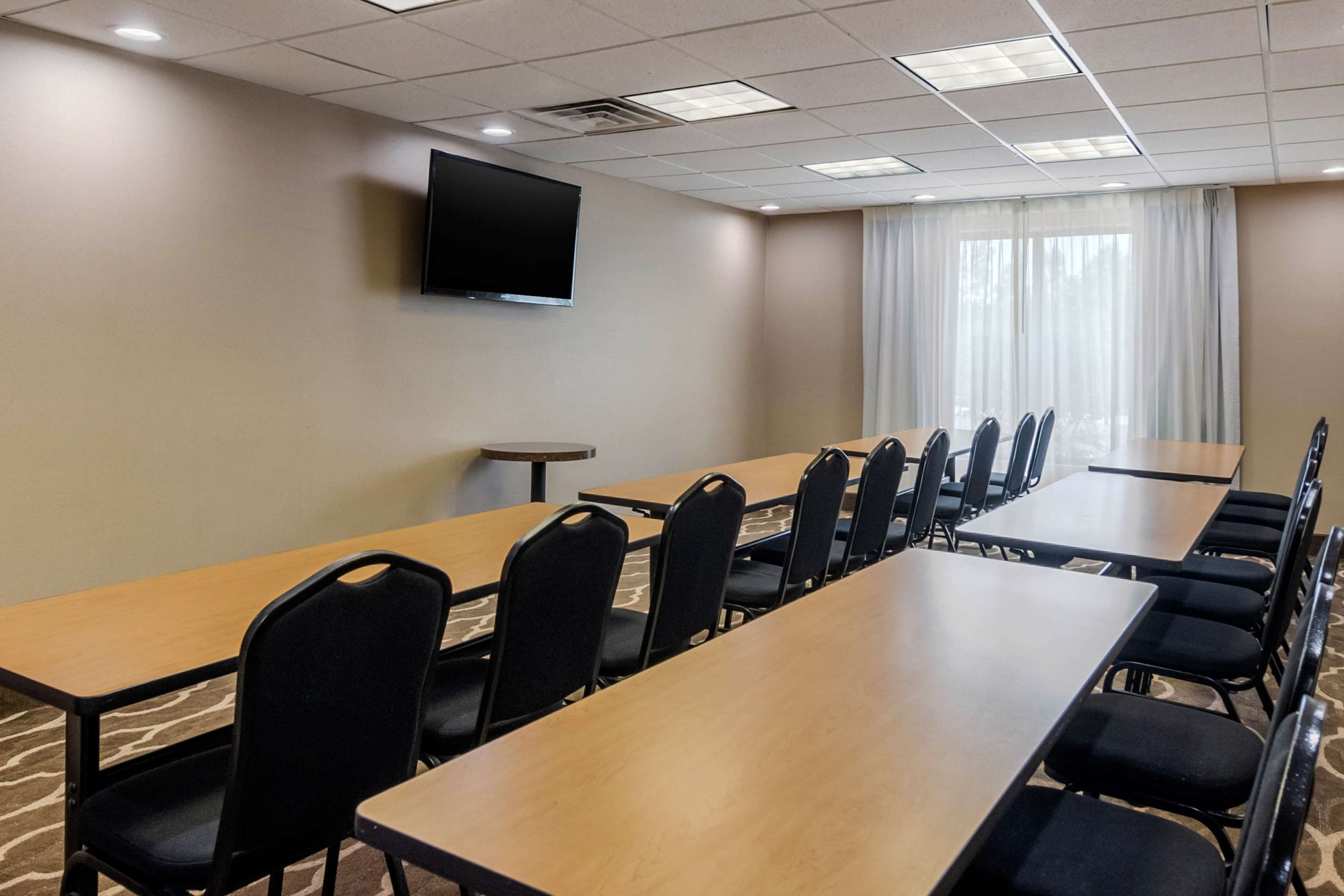Meeting room | Comfort Suites Speedway - Kansas City