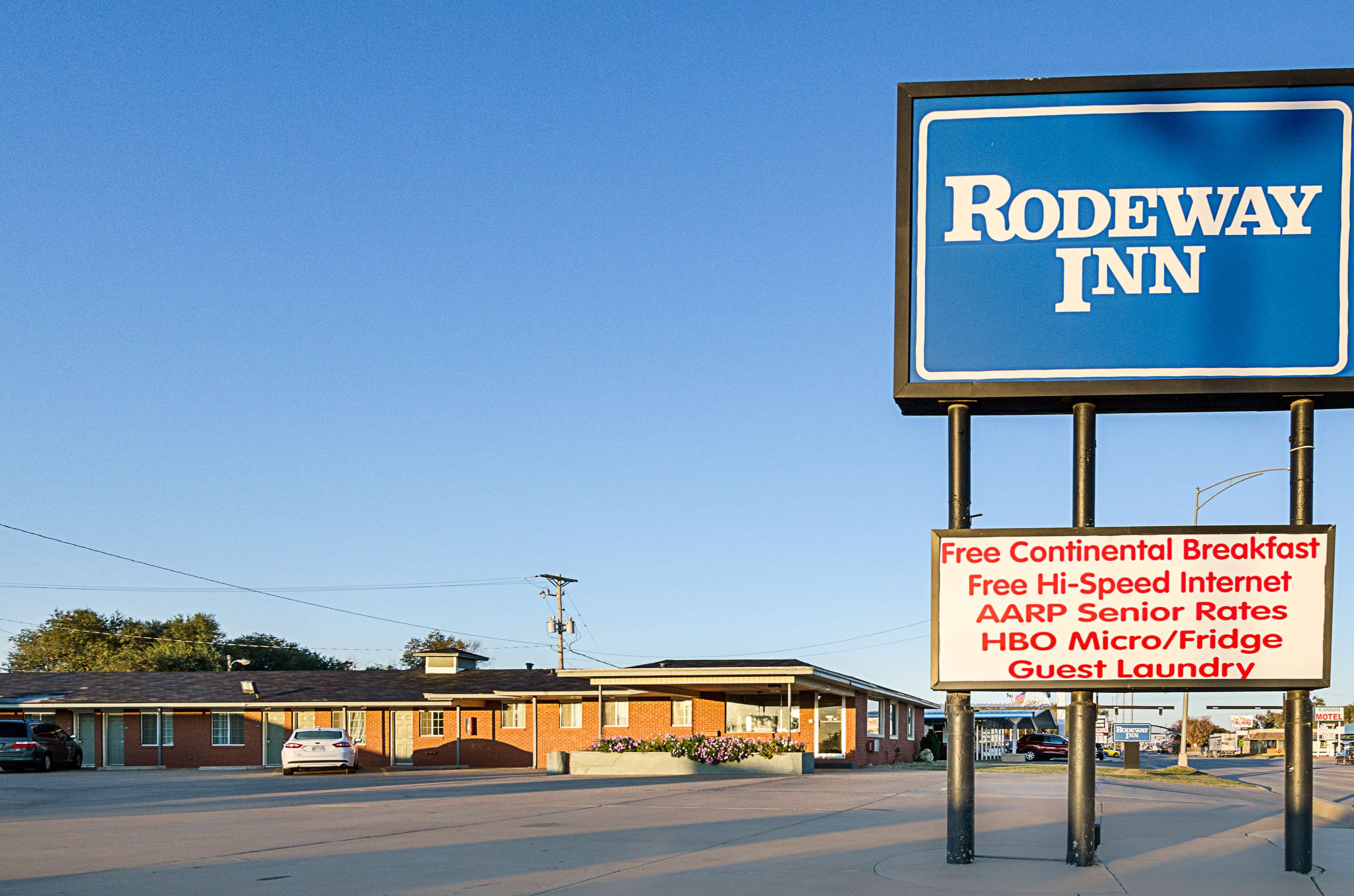 Hotel exterior | Rodeway Inn
