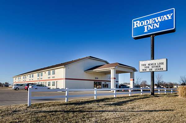 Exterior view - Rodeway Inn Larned