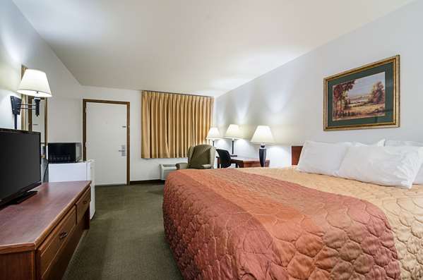  - Rodeway Inn Larned